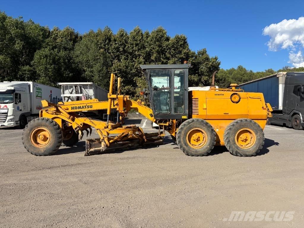 Komatsu GD 530 A Veihøvler