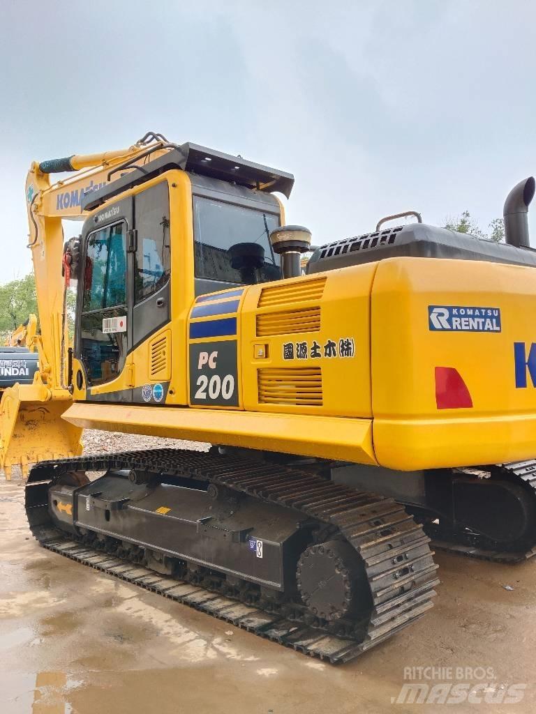 Komatsu PC200-8 Beltegraver