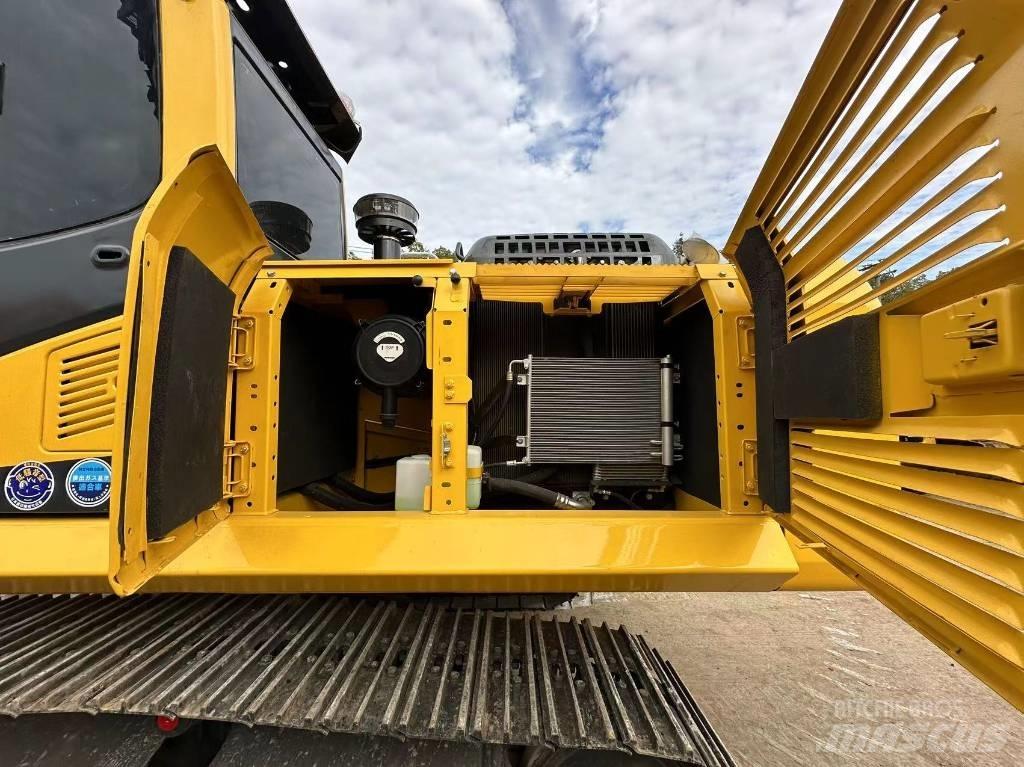 Komatsu PC 220 Beltegraver