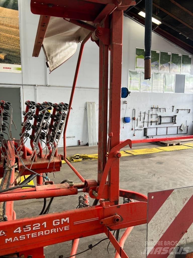 Kuhn GA 4521 Raker og høyvendere