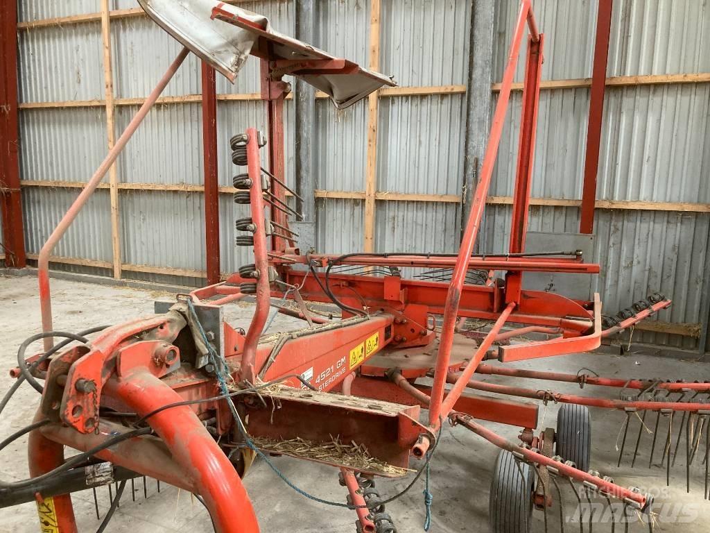 Kuhn GA 4521 Raker og høyvendere