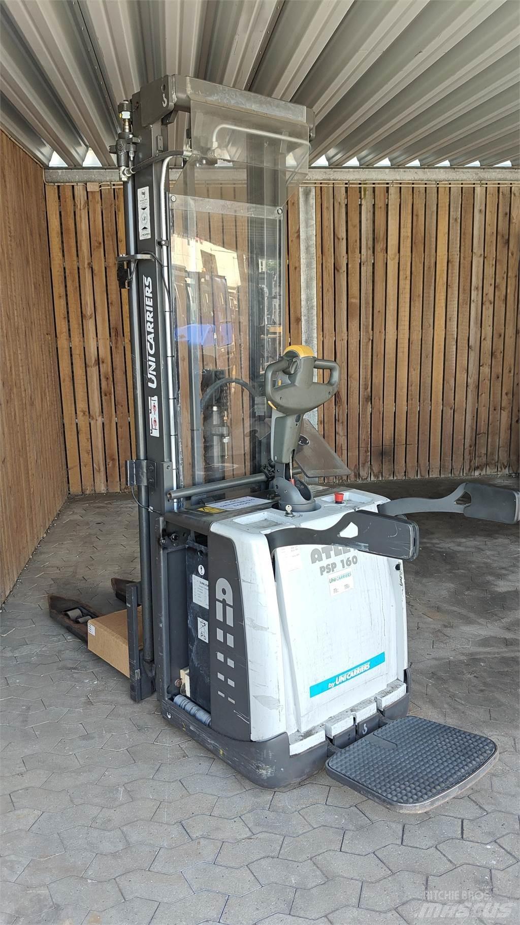 Atlet PSP160 Lavtløftende truck med platform