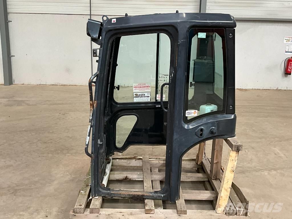 Kubota U 48-4 / U 55-4 Førerhus og Interiør