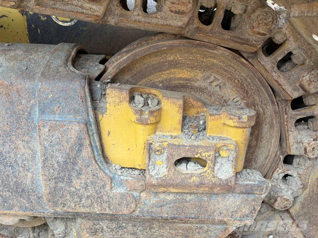 Komatsu D65PX-18 Dozere Beltegående