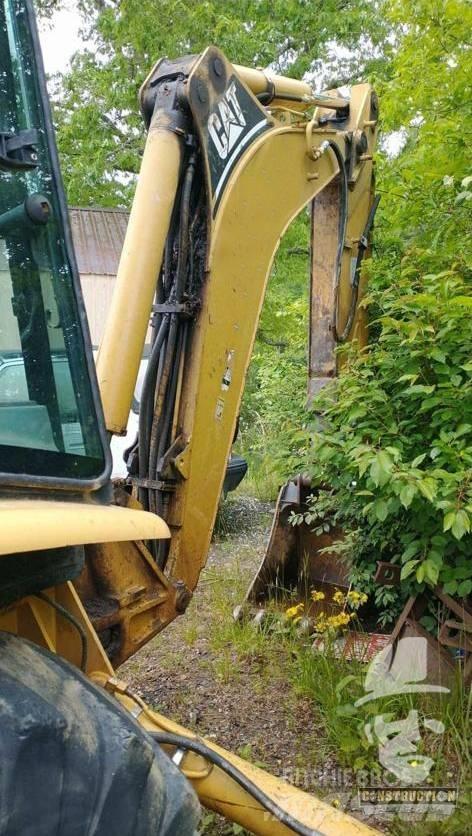 CAT 420 D Traktorgravere