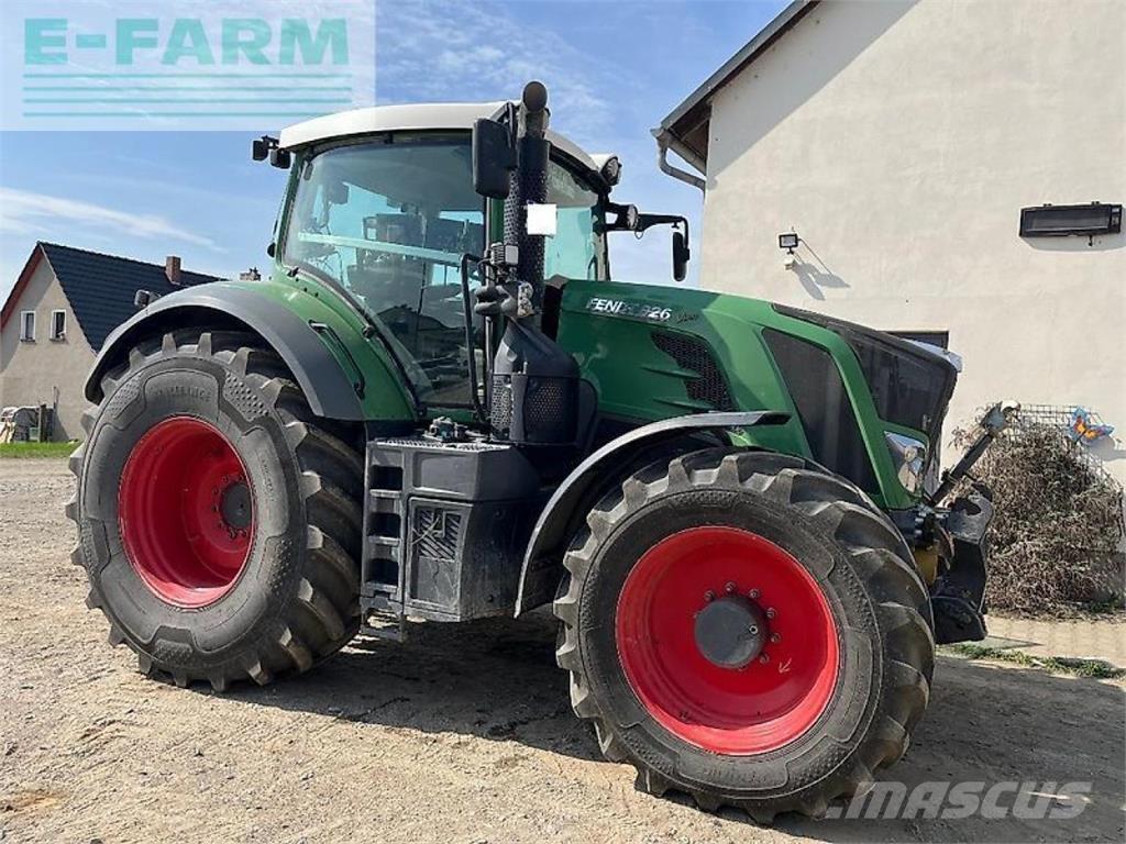 Fendt 826 vario Traktorer