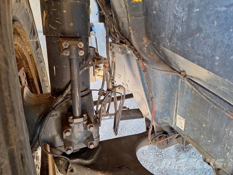 Komatsu HD605-7EO Tipptrucker