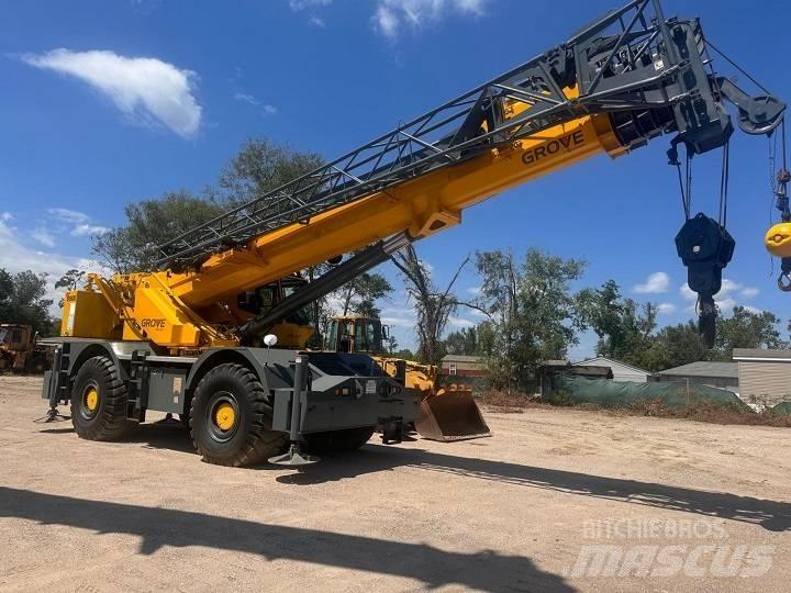 Grove RT 890 E Røff terreng kraner