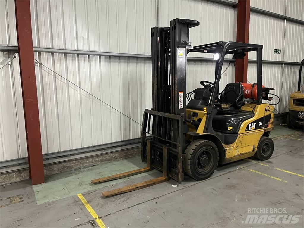 CAT GP25NT Propan trucker