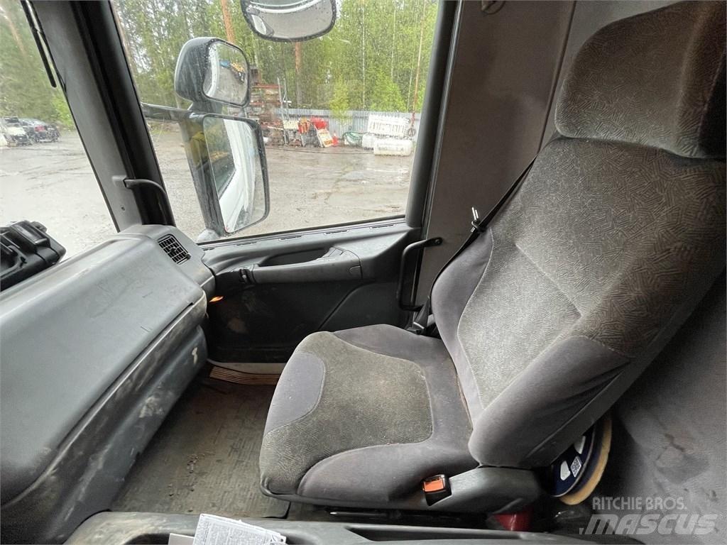 Scania 94 D 260 Skapbiler