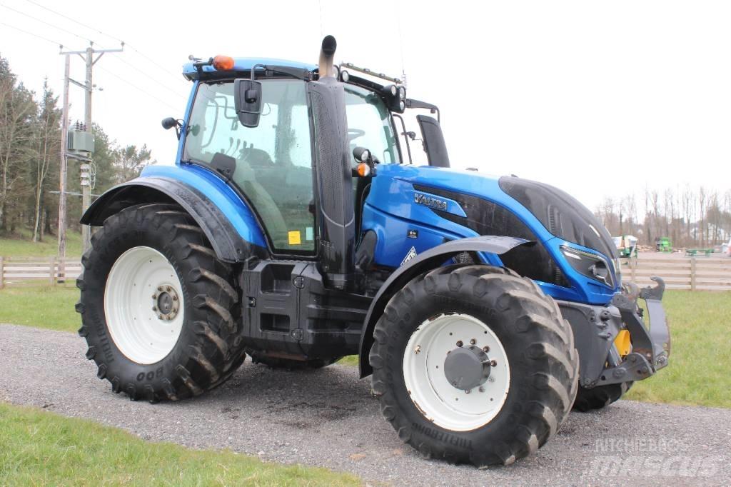 Valtra T174 Tractor Traktor med skogsutstyr