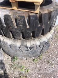 Bridgestone v Hjullastere