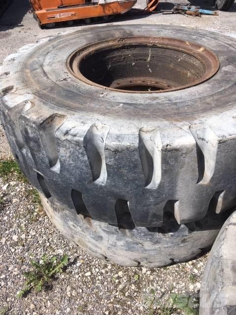 Bridgestone v Hjullastere