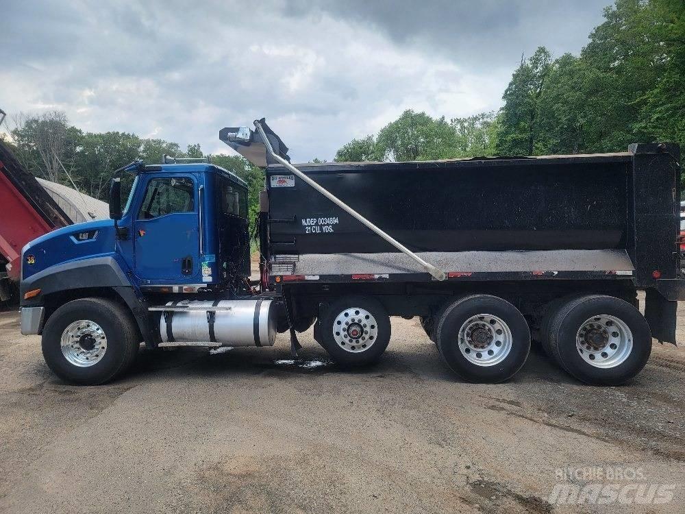 CAT CT 660 Tippbil