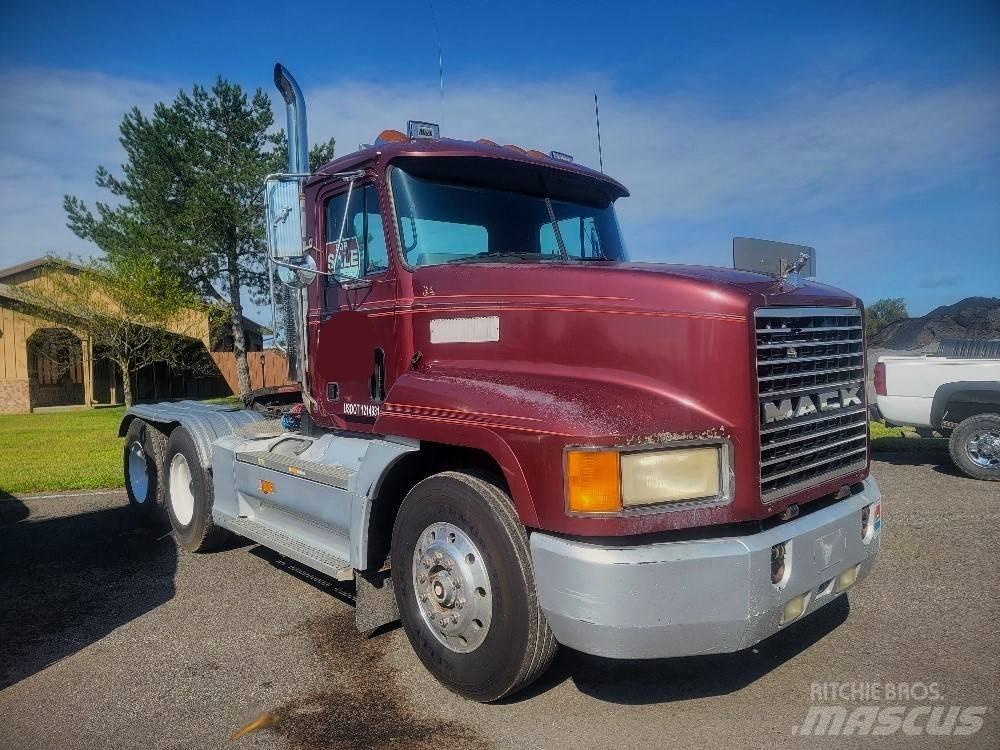 Mack CH613 Trekkvogner
