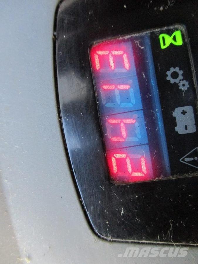 Toyota LPE250 Lavtløftende truck med platform