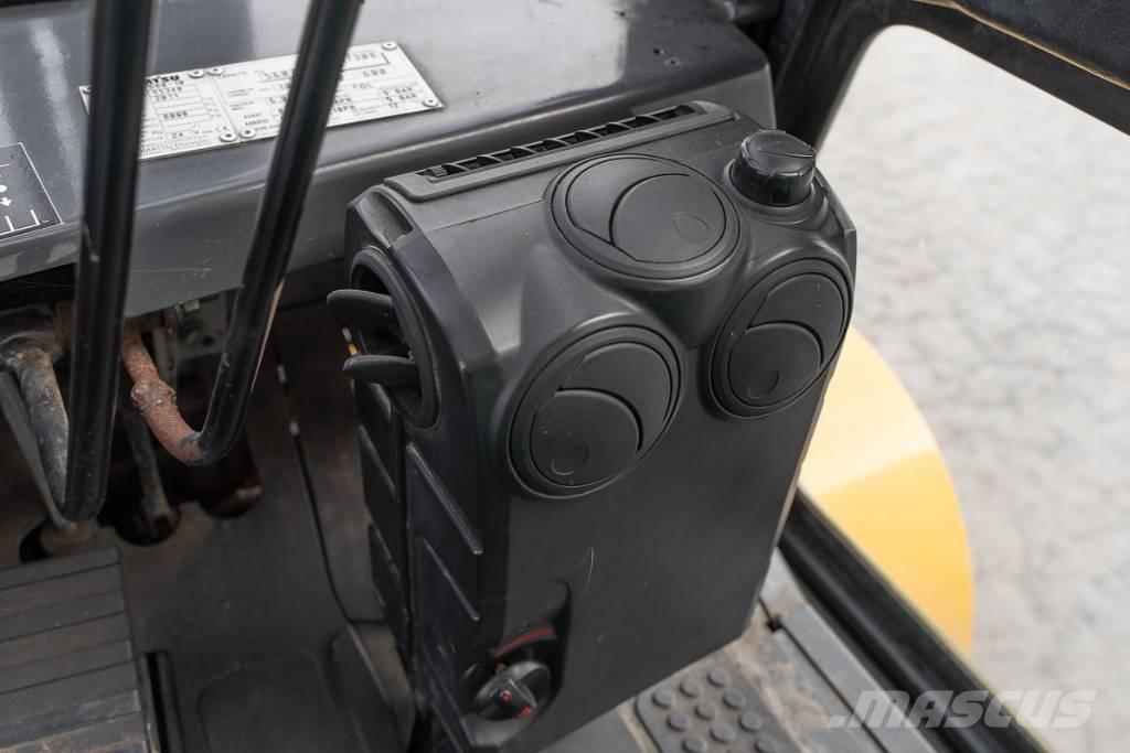 Komatsu FD 80-10 Diesel Trucker