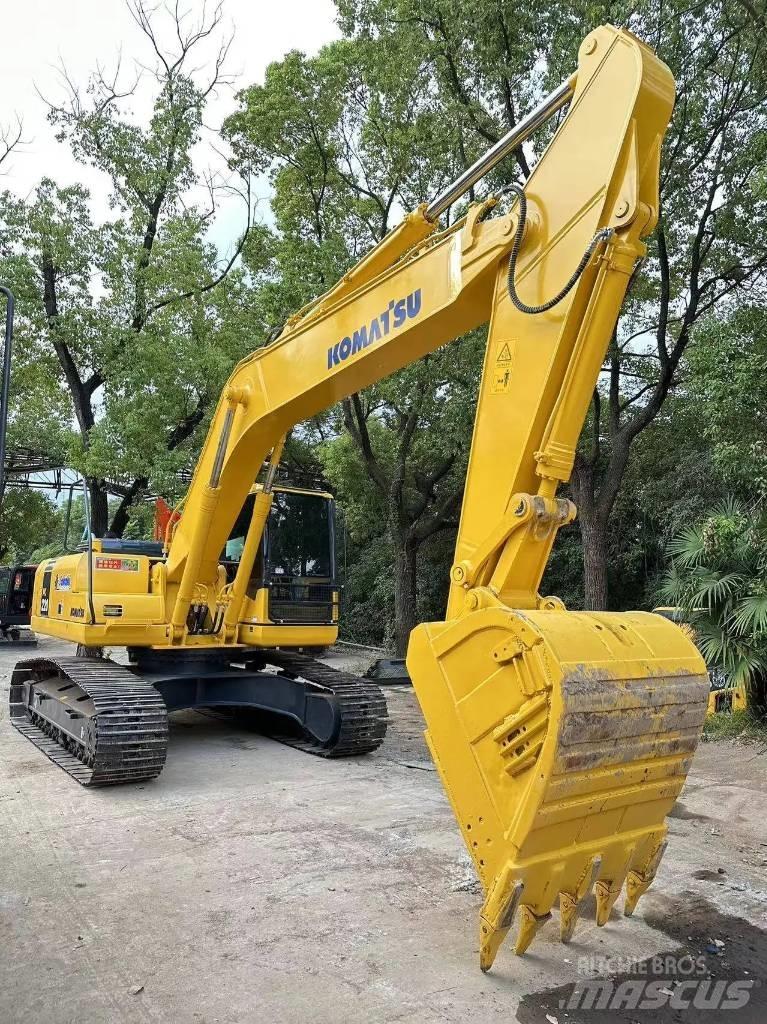 Komatsu PC220-8 Beltegraver