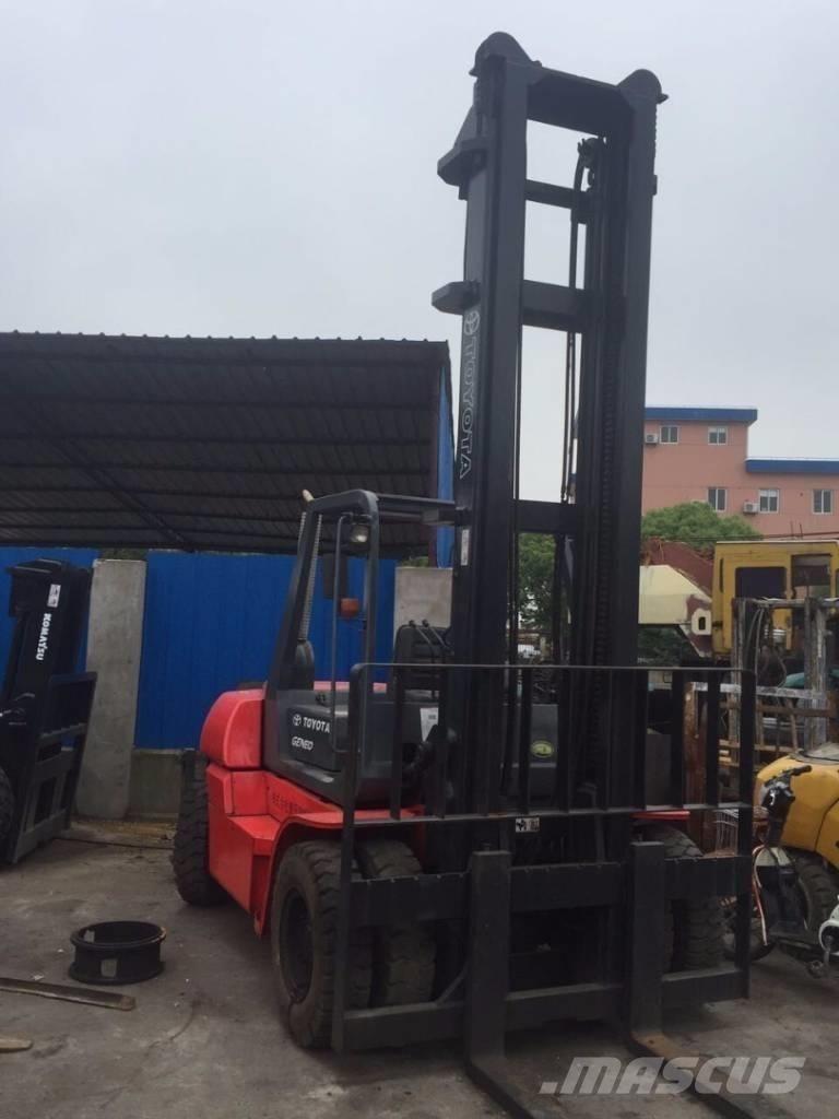 Toyota 8 Ton Diesel Trucker