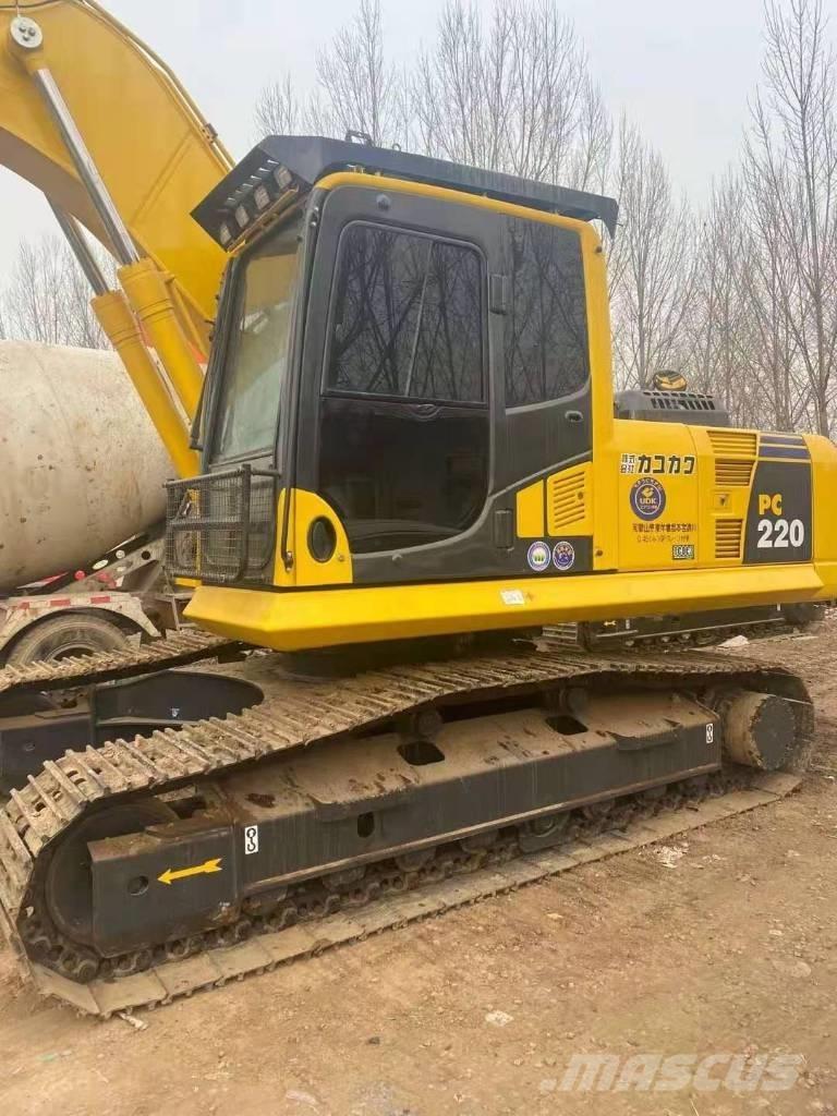 Komatsu PC 220-8 Beltegraver