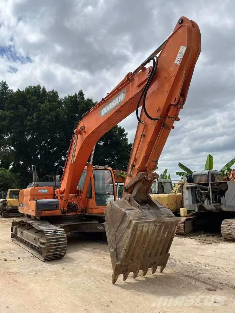 Doosan DX300LC Gravemaskiner med lang bom