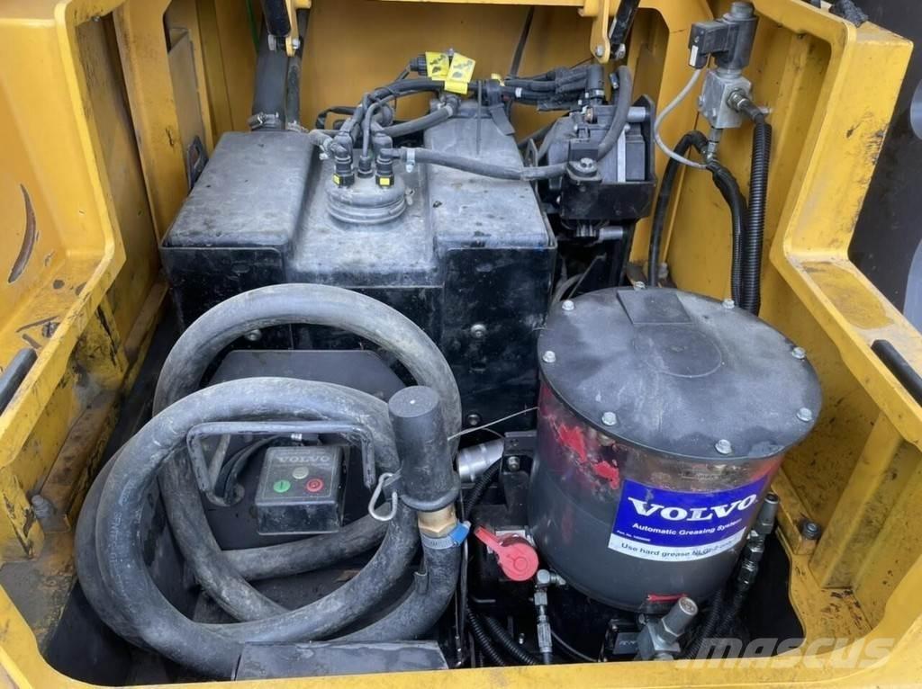 Volvo EC300 E Beltegraver