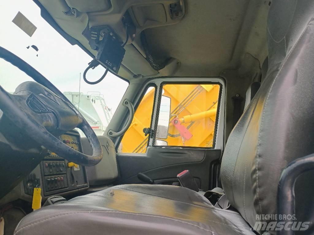 International 7400 Renovasjonsbil