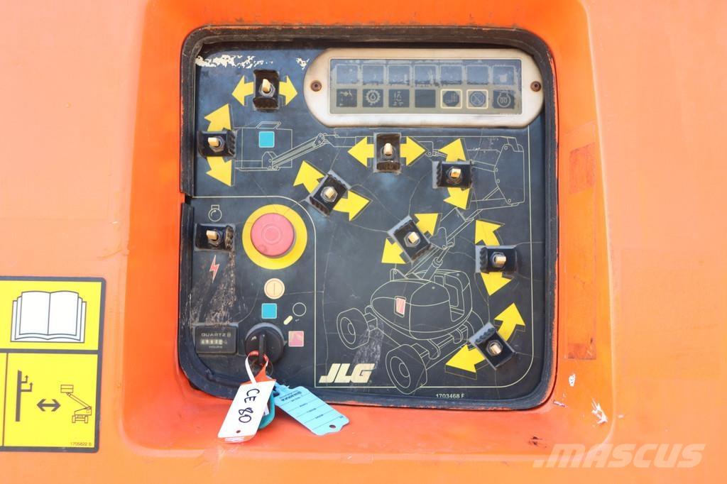 JLG 800AJ Leddede bomlifter