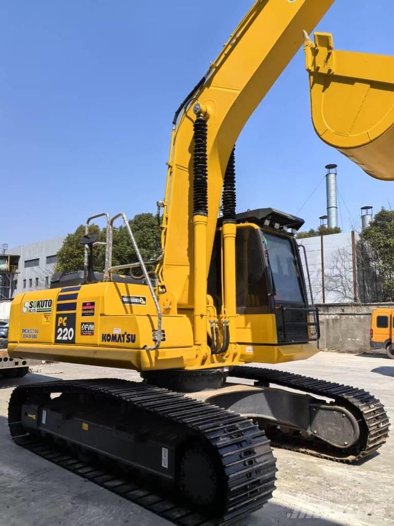 Komatsu PC 220-8 Beltegraver