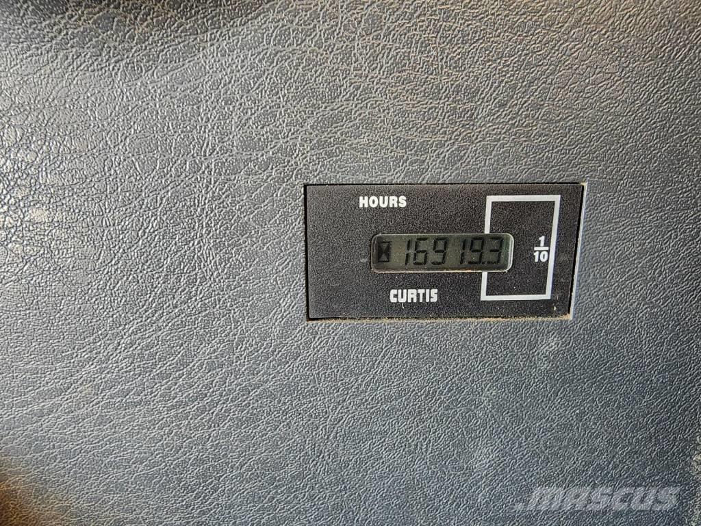 Hyundai Robex 140 W Hjulgravere