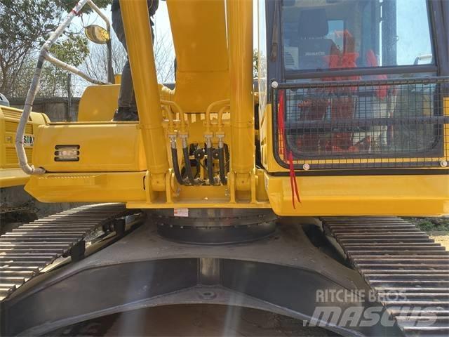 Komatsu PC 220-8 Beltegraver
