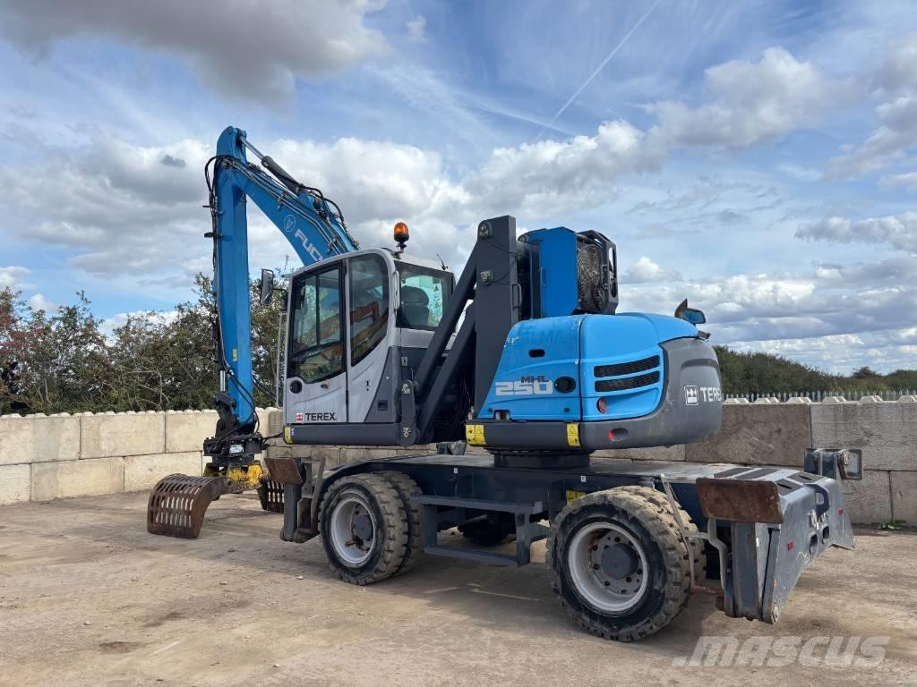 Fuchs MHL 250 Gravemaskiner for avfallshåndtering