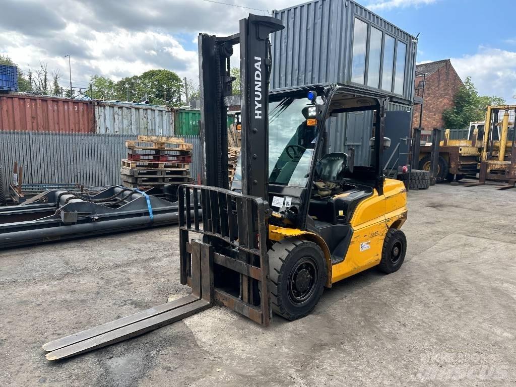 Hyundai 40D-9F Diesel Trucker