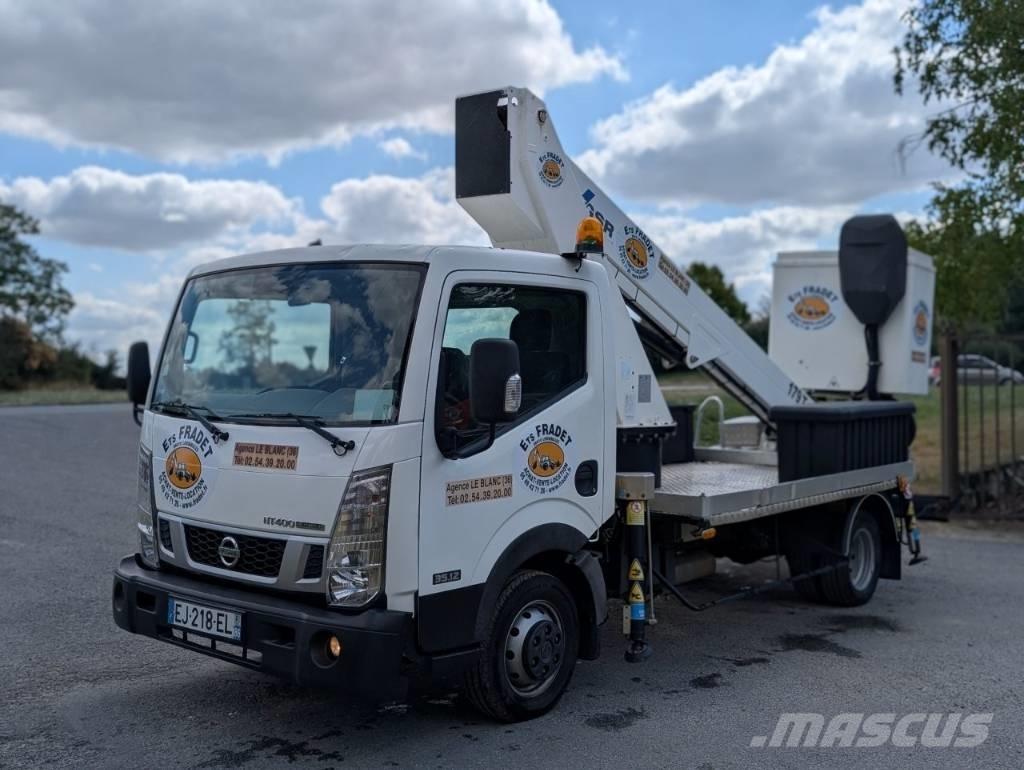 Nissan NT400 Bilmontert lift