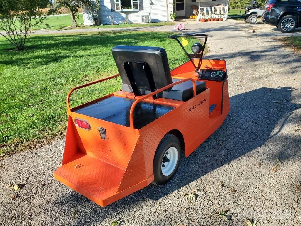 Taylor-Dunn SS536 Tauetraktor