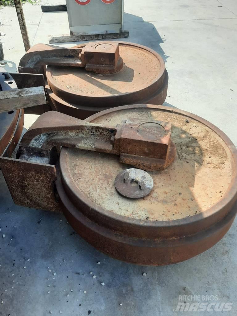 Hitachi EX 700 Belter, kjettinger og understell