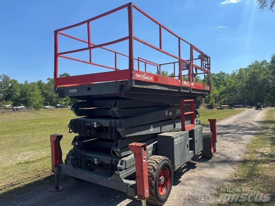 SkyJack SJ 9250 RT Sakselifter