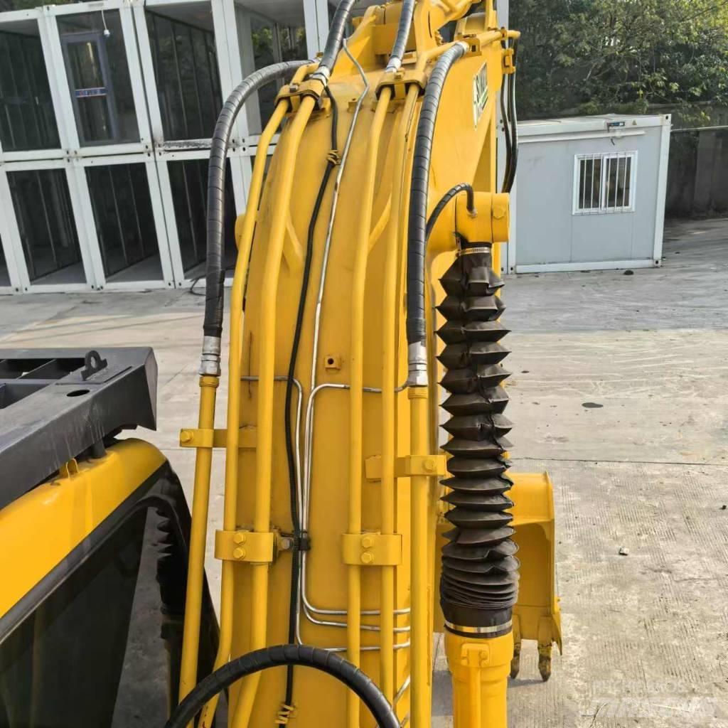 Komatsu PC 130-7 Beltegraver