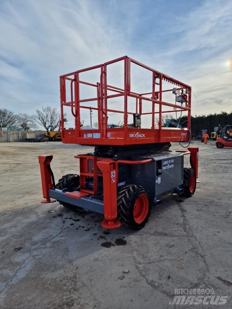 SkyJack SJ 6832 RT Sakselifter