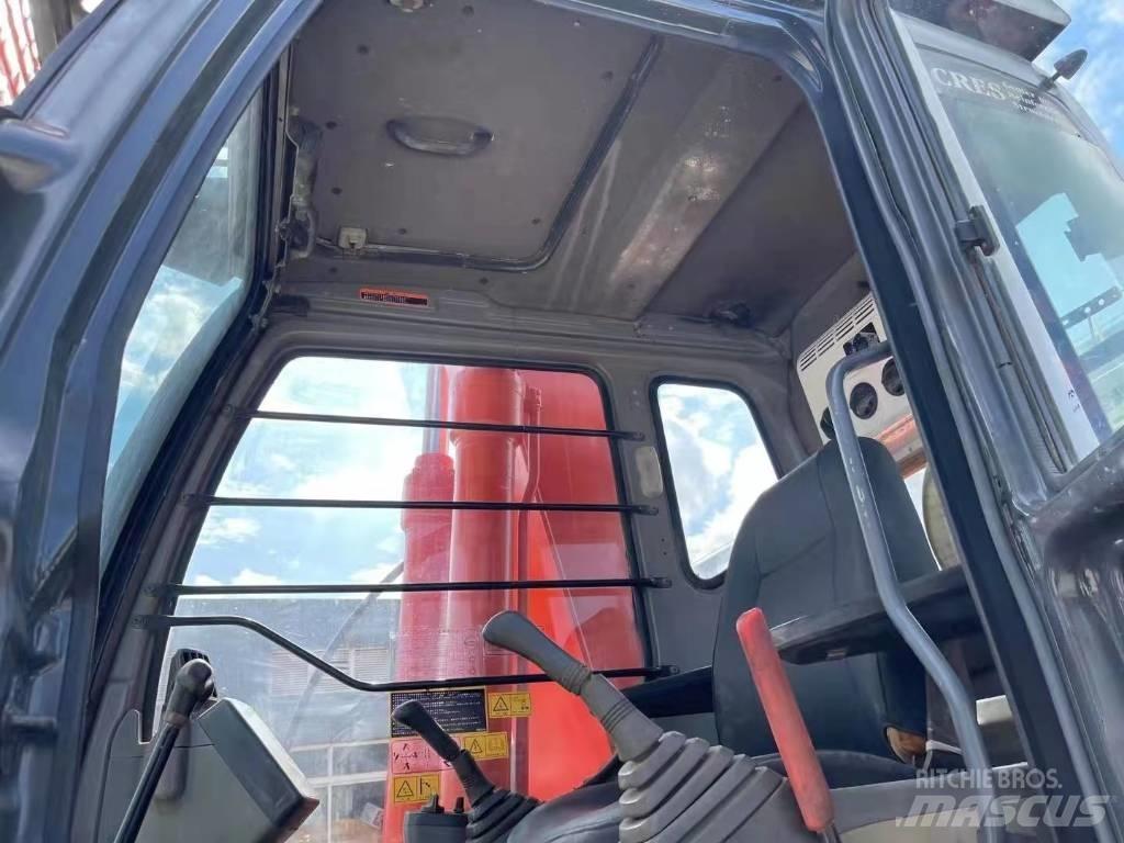 Hitachi ZX 200 C LC Beltegraver