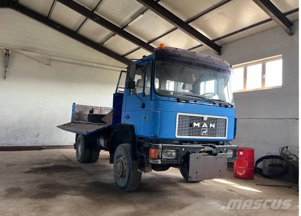 MAN 18-232 Tippbil