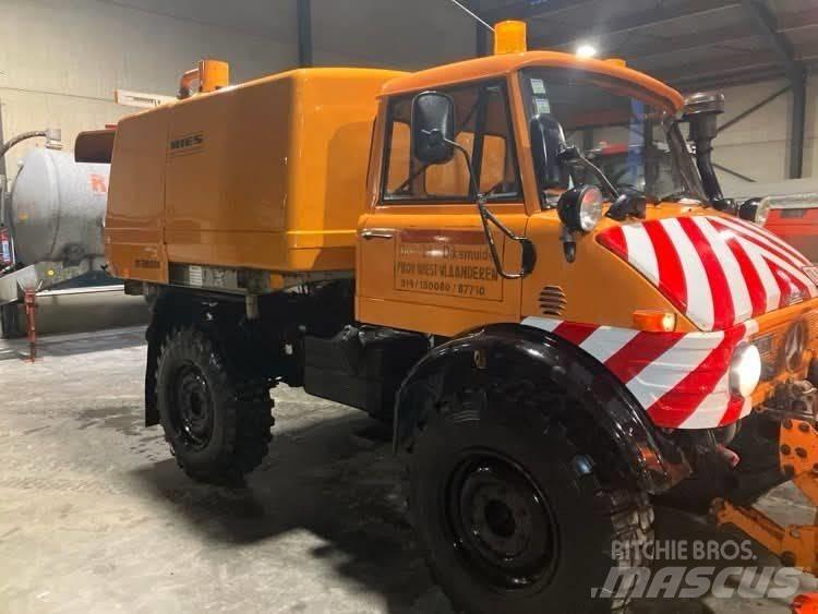 Mercedes-Benz unimog Feiemaskiner