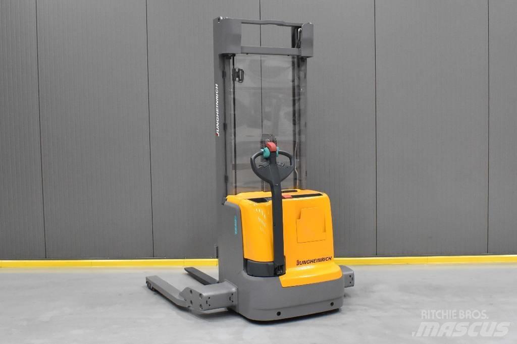 Jungheinrich EJC B12 Ledestablere