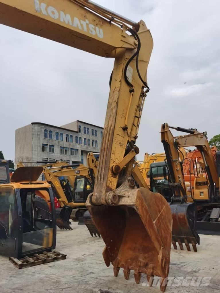 Komatsu PC 220-7 Beltegraver