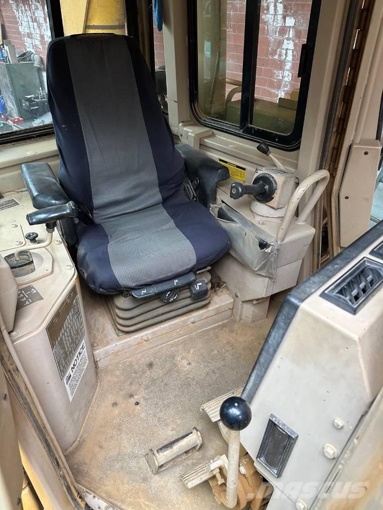 CAT D 6 H II Dozere Beltegående