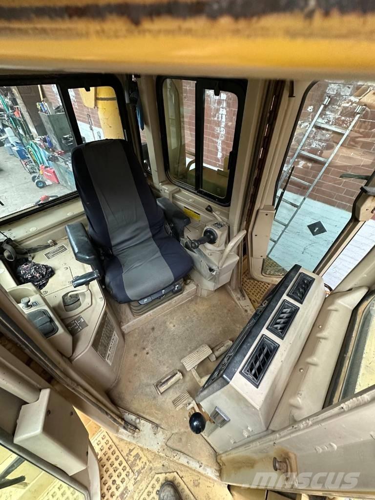 CAT D 6 H II Dozere Beltegående