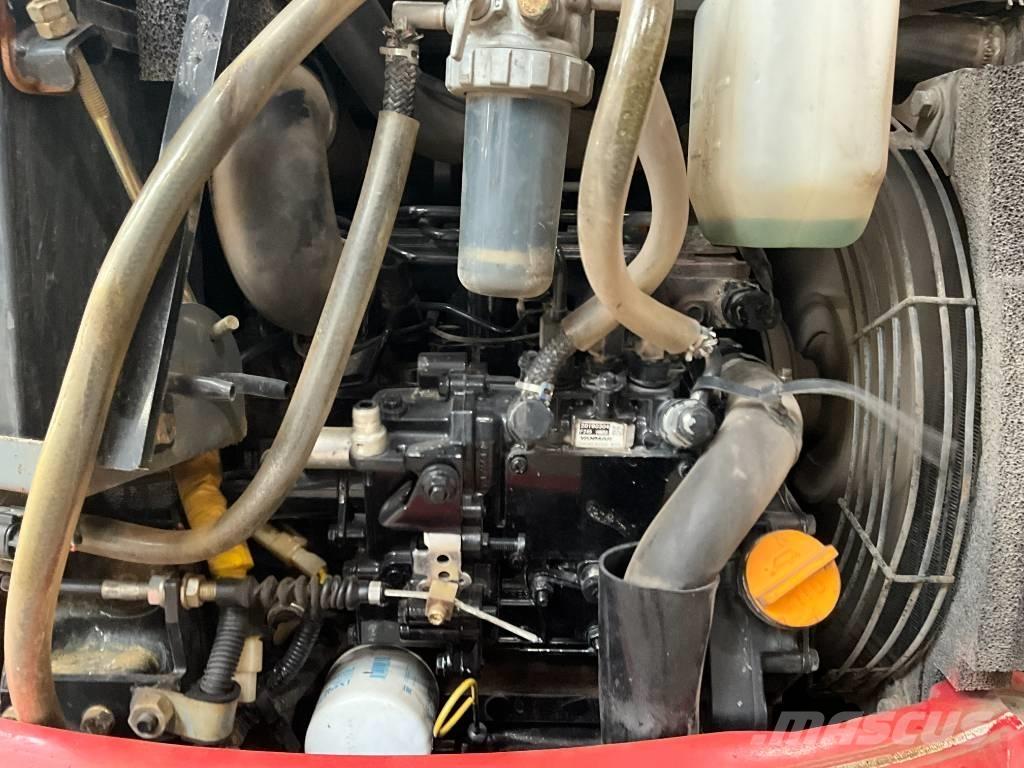 Takeuchi TB 215 R Minigravere <7t