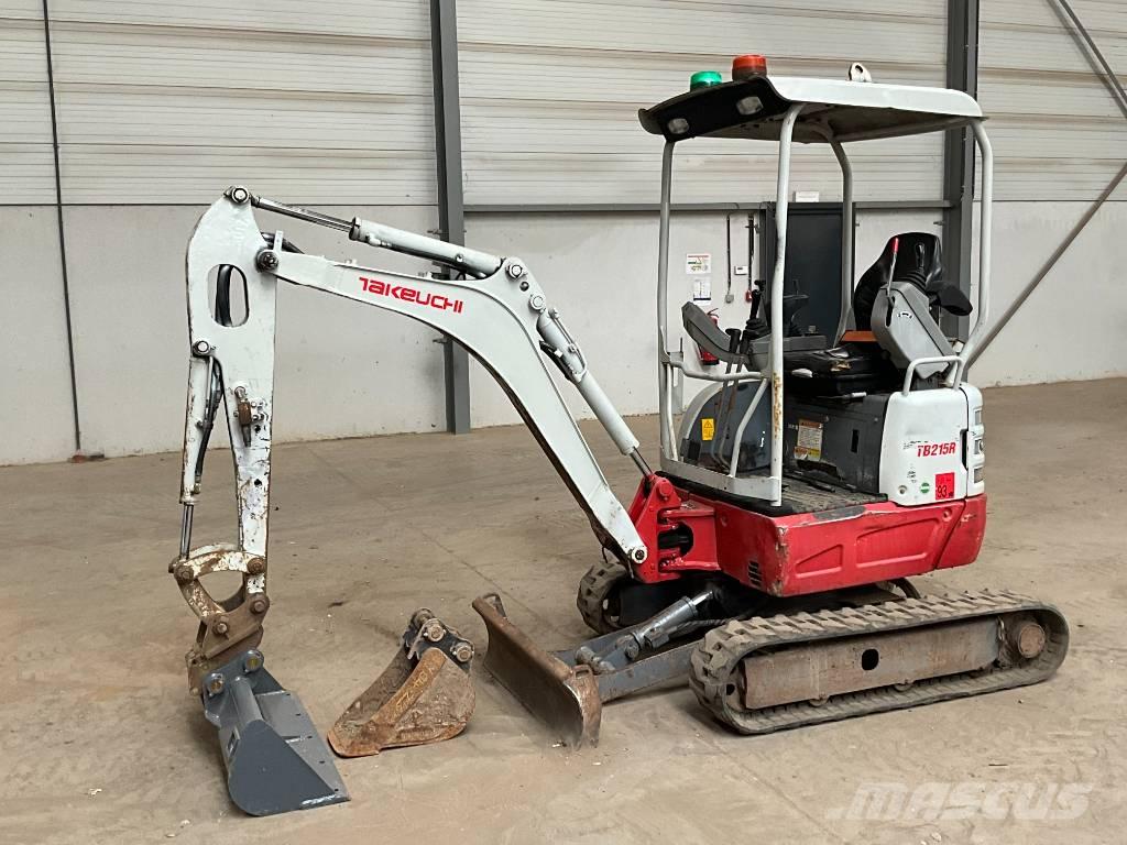 Takeuchi TB 215 R Minigravere <7t