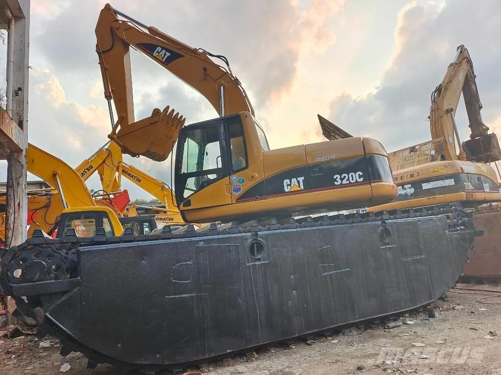 CAT 320 C Amfibiske Gravemaskiner