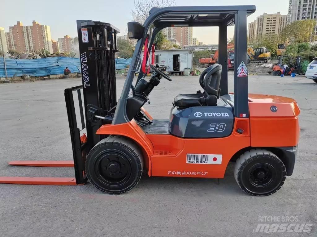 Toyota FD 30 Diesel Trucker